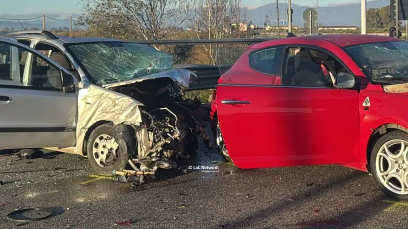 Incidente Sibari 106: due ventenni perdono la vita in un tragico schianto nella notte