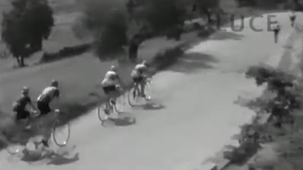 corsa ciclistica Cosenza 1955 video storico