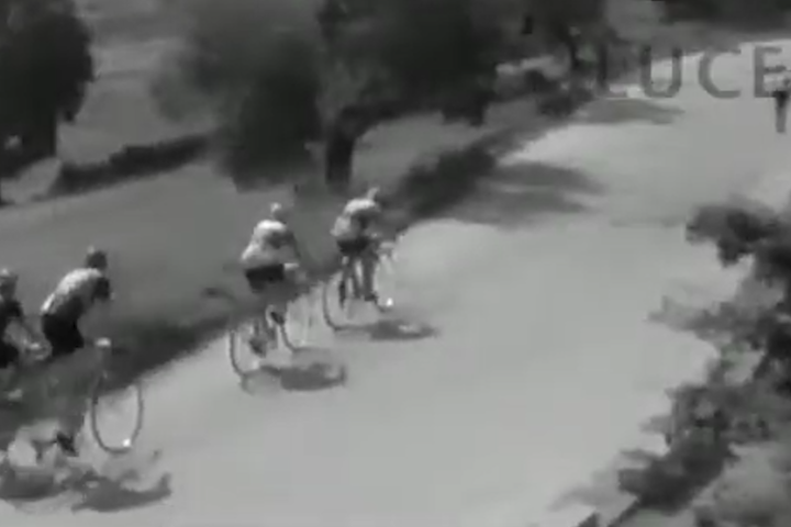 corsa ciclistica Cosenza 1955 video storico