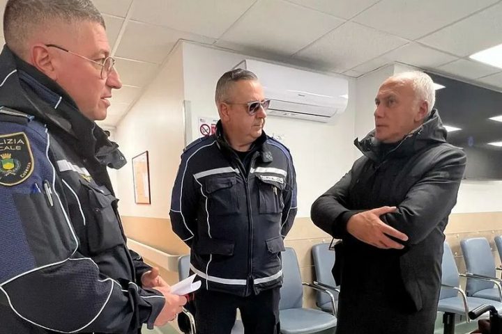 Aggressione a un agente della Polizia locale in pieno centro a Cosenza: cresce l’allarme sicurezza in città