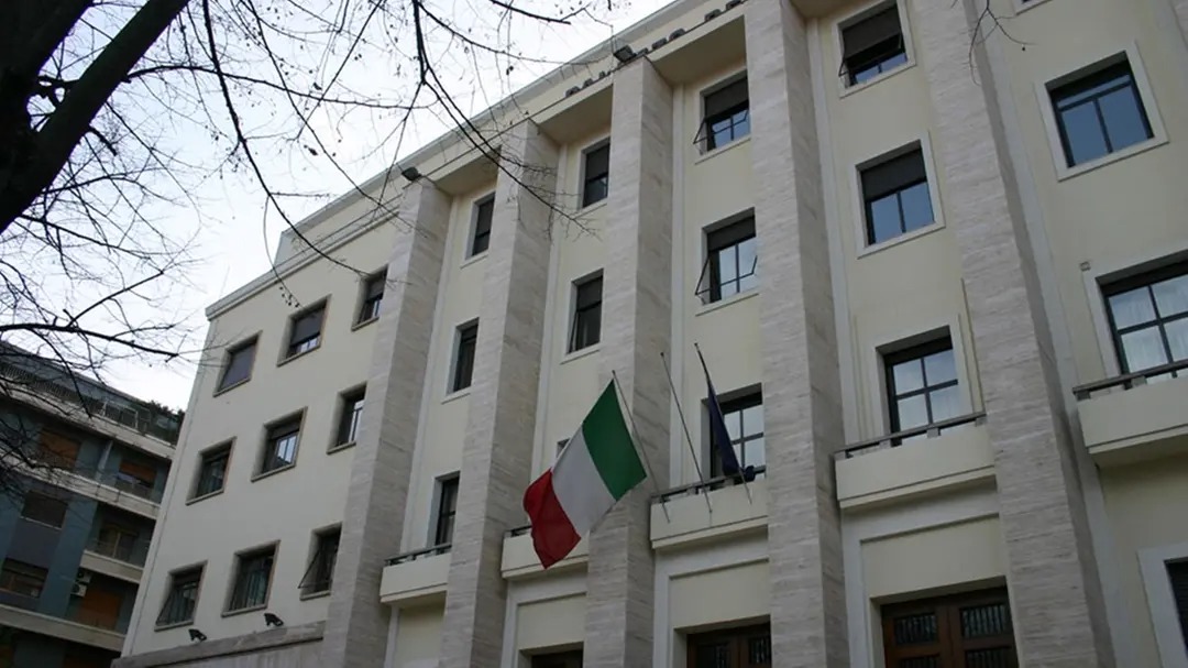 CAS sotto pressione: la Prefettura di Cosenza annuncia ispezioni e sanzioni dopo gli scandali sull’accoglienza