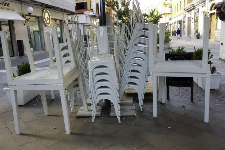 Cosenza, scontro tra Consulta del Commercio e Sindaco Caruso: “Inaccettabile l’attesa per una diretta TV”